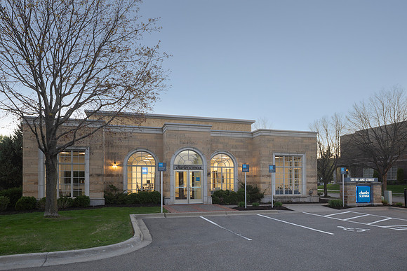 250505_130 W Lake St_056